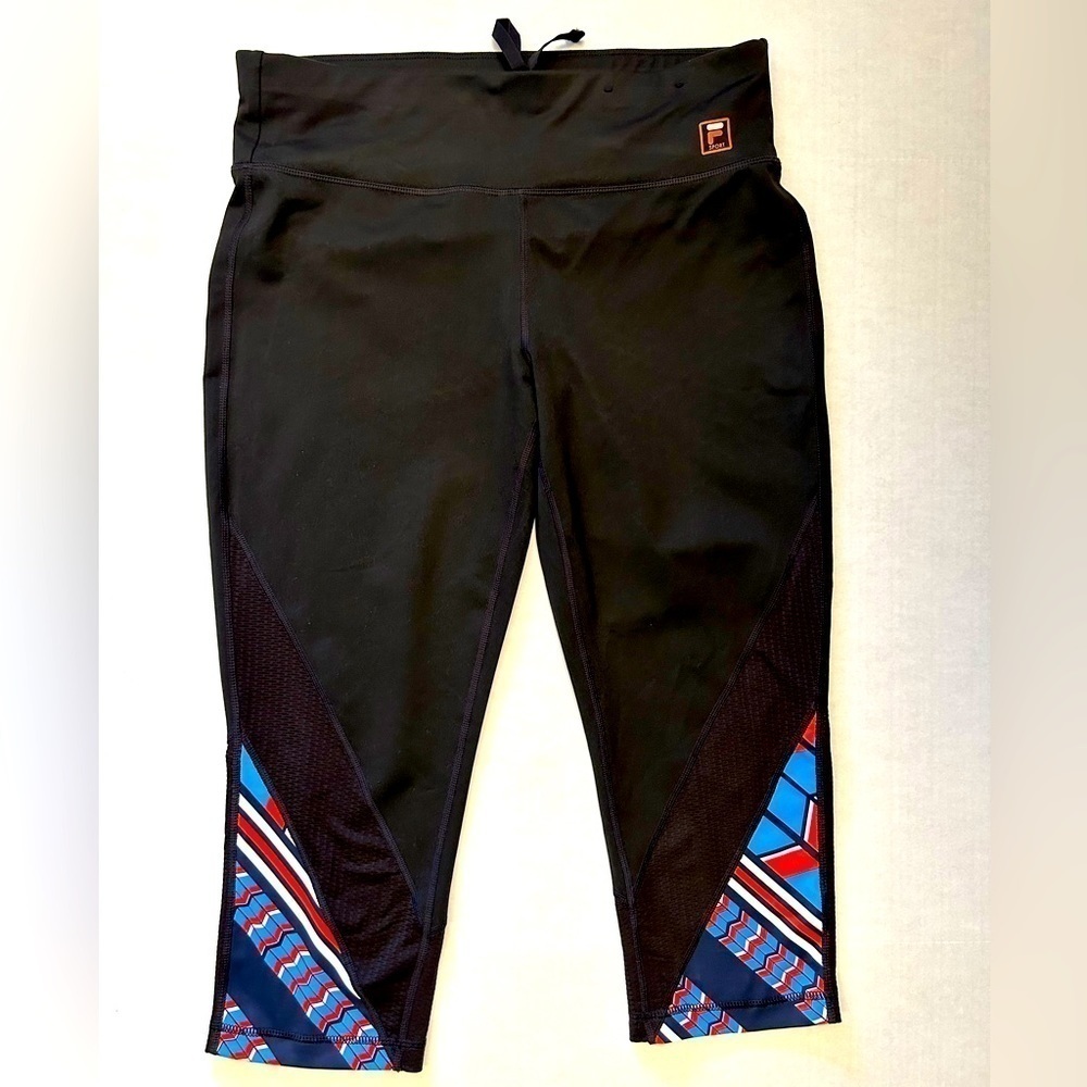 Fila Sport Crop black legging in SzLarge with thick waist band & drawstring. F19